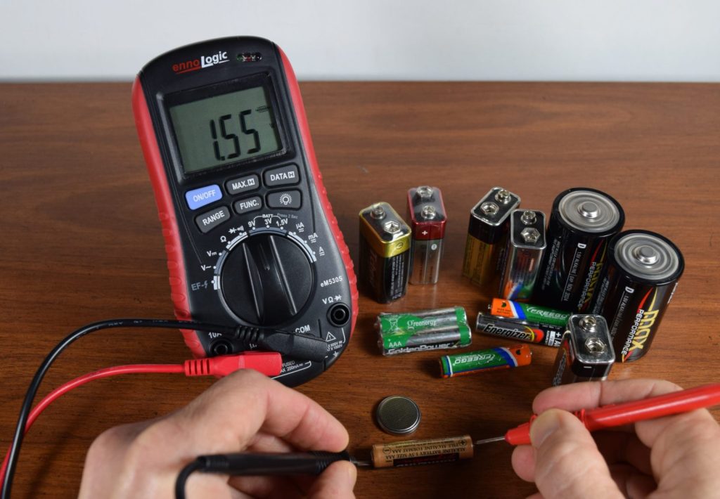 Photo by ennologic.com - How to Calculate Amp Hours from Watt Hours: Simple Formulas