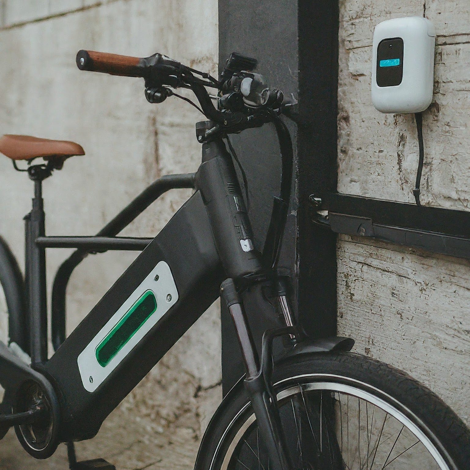 Photo by electricbikeexplorer.com - What Size Inverter Do I Need to Charge an E-Bike Battery?